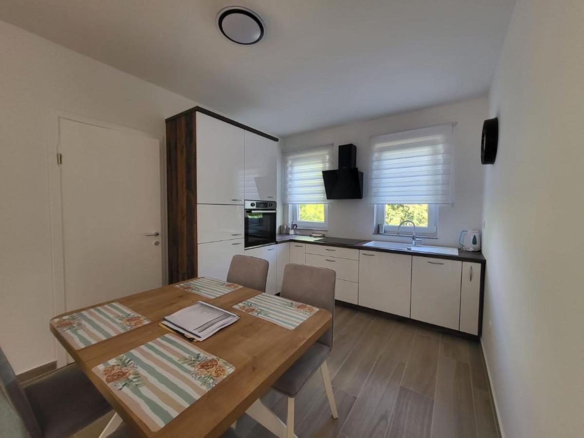 Apartment Prejac By The Beach Malinska Exterior photo