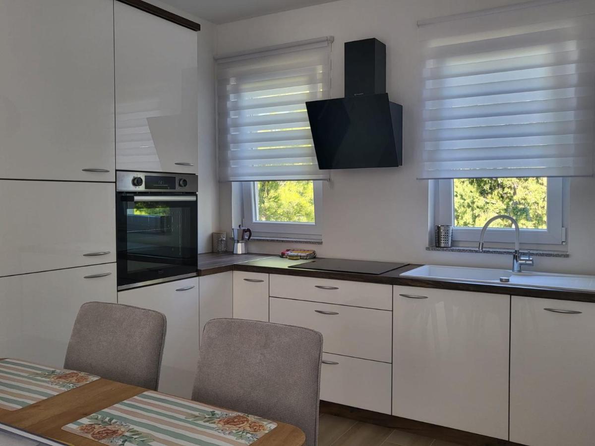 Apartment Prejac By The Beach Malinska Exterior photo