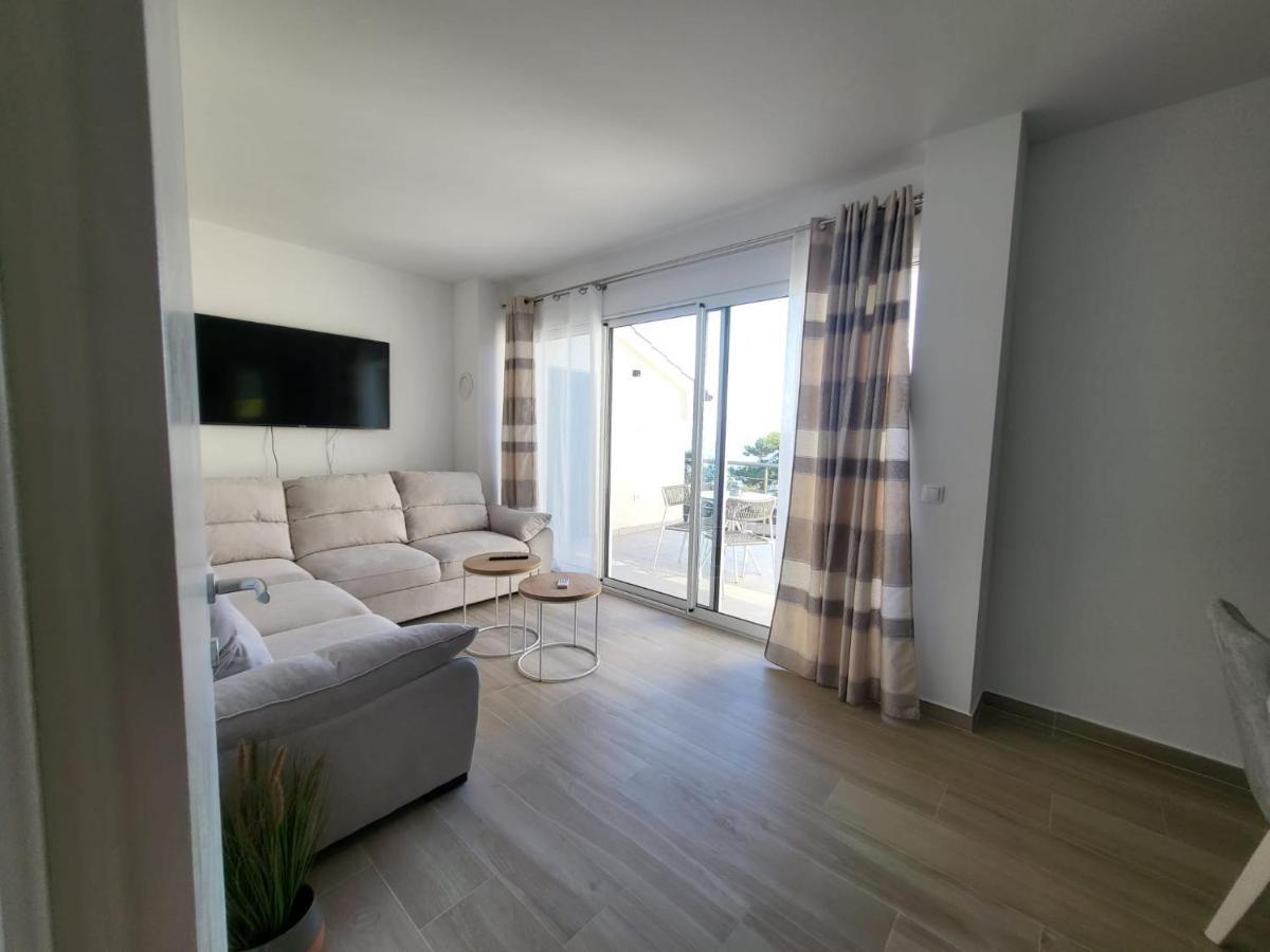 Apartment Prejac By The Beach Malinska Exterior photo